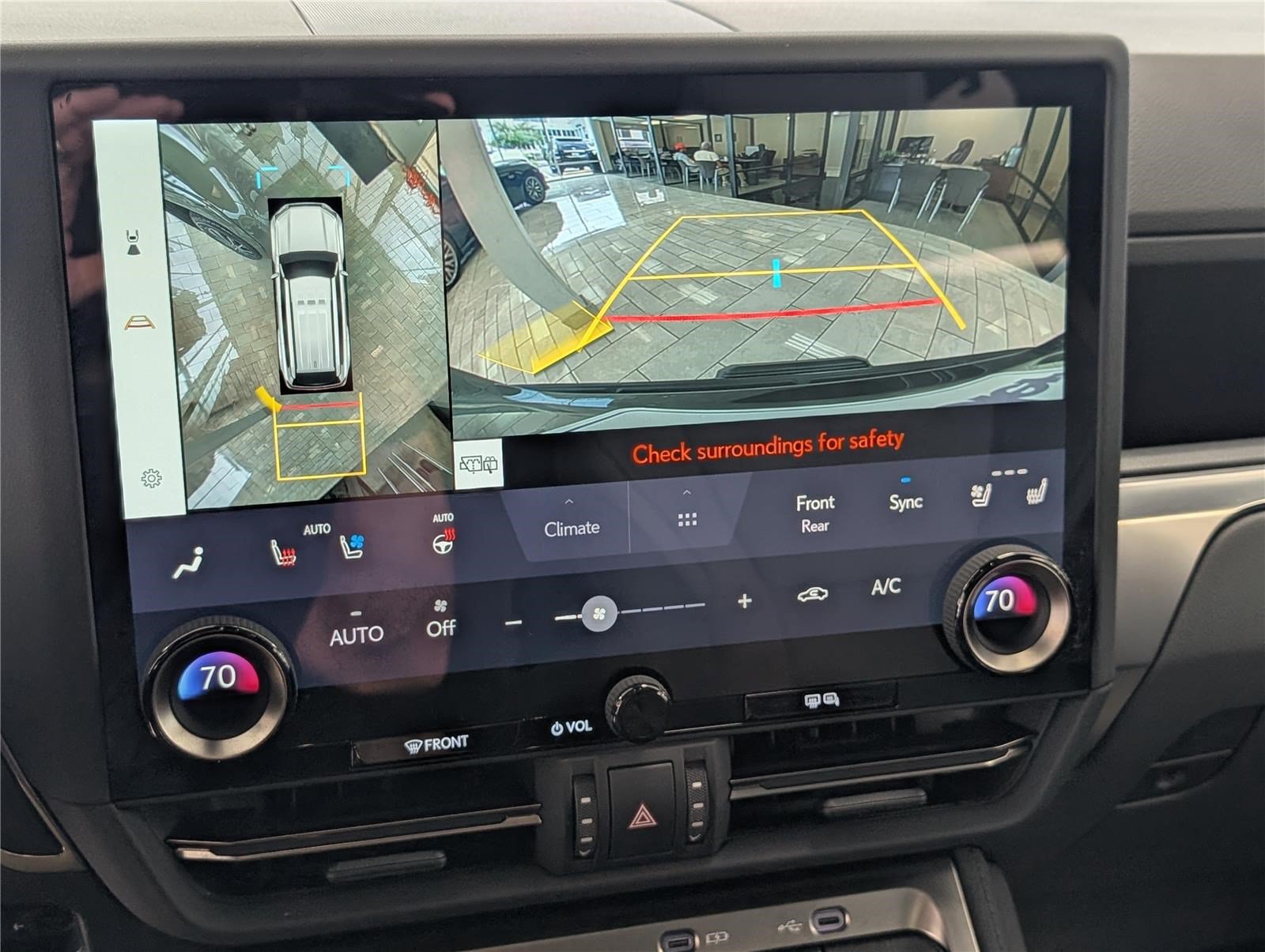 Used 2024 Lexus GX 550 w/ Accessory Package (2T) AWD/4WD image 32
