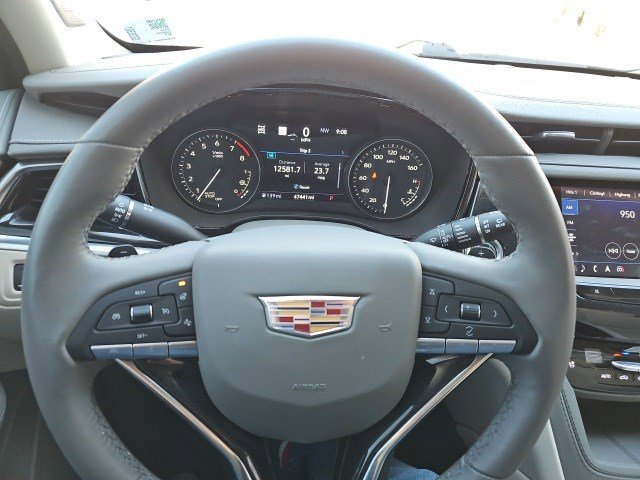 Used 2024 Cadillac XT6 Premium Luxury w/ Technology Package image 21