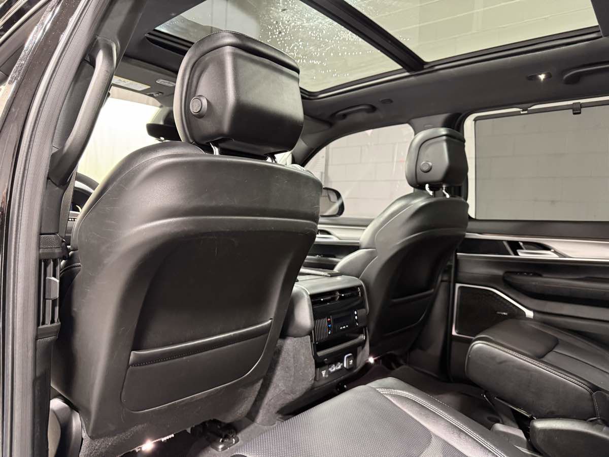 Used 2024 Jeep Wagoneer Series II w/ Convenience Group I image 18