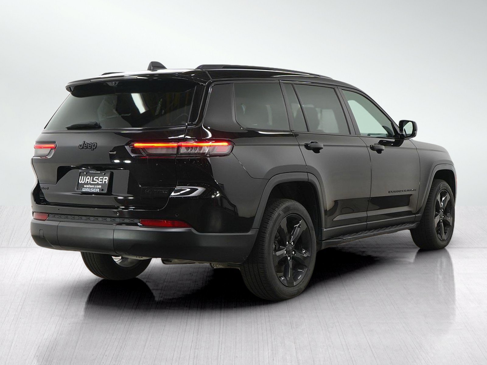 Used 2024 Jeep Grand Cherokee L Limited w/ Luxury Tech Group II AWD/4WD image 5