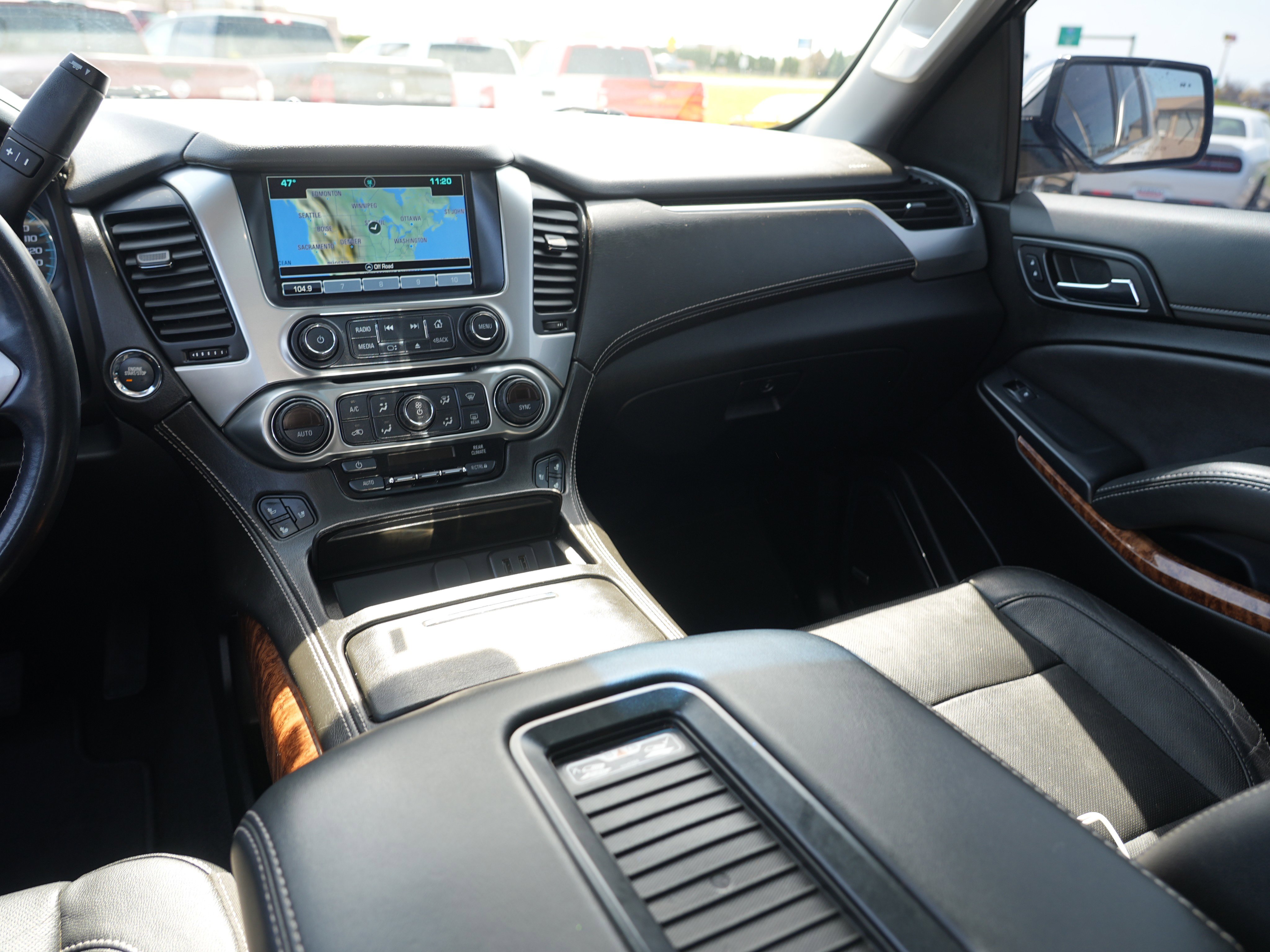 Used 2020 Chevrolet Suburban Premier AWD/4WD image 21