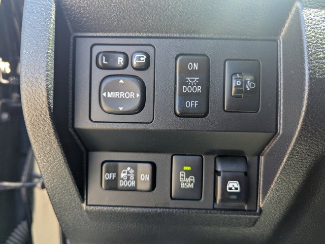 Used 2014 Toyota Tundra Platinum AWD/4WD image 17