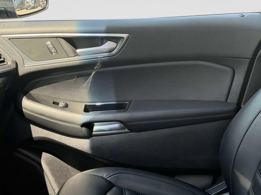 Used 2019 Ford Edge SEL w/ Equipment Group 201A AWD/4WD image 24