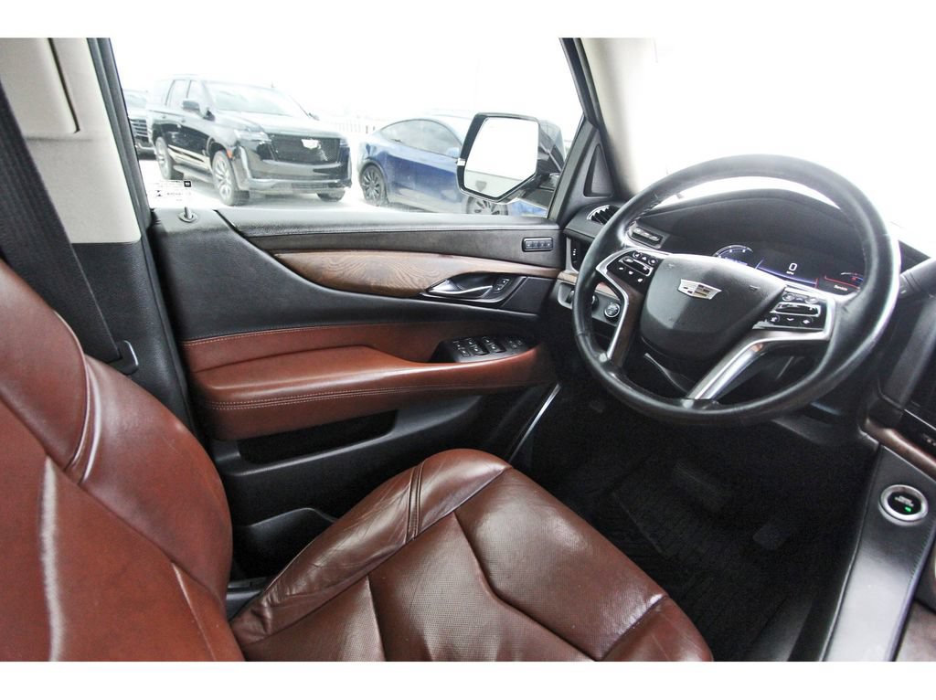 Used 2020 Cadillac Escalade ESV Luxury AWD/4WD image 8