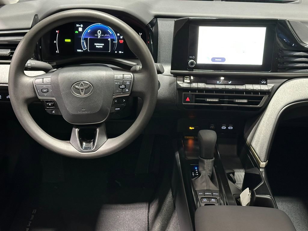 Used 2025 Toyota Camry LE w/ Convenience Package image 10