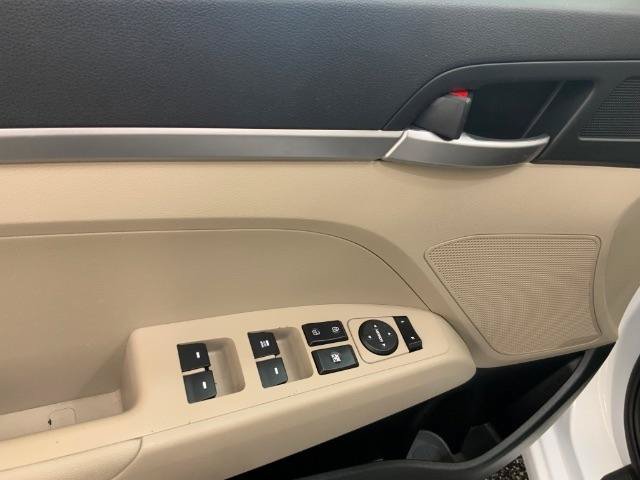 Used 2019 Hyundai Elantra SE FWD image 27