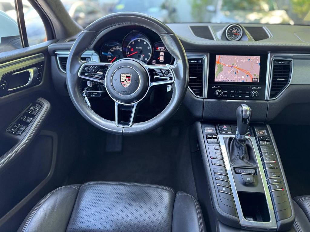 Used 2017 Porsche Macan Turbo AWD/4WD image 20