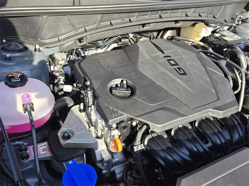 Certified 2025 Hyundai Tucson SE image 18