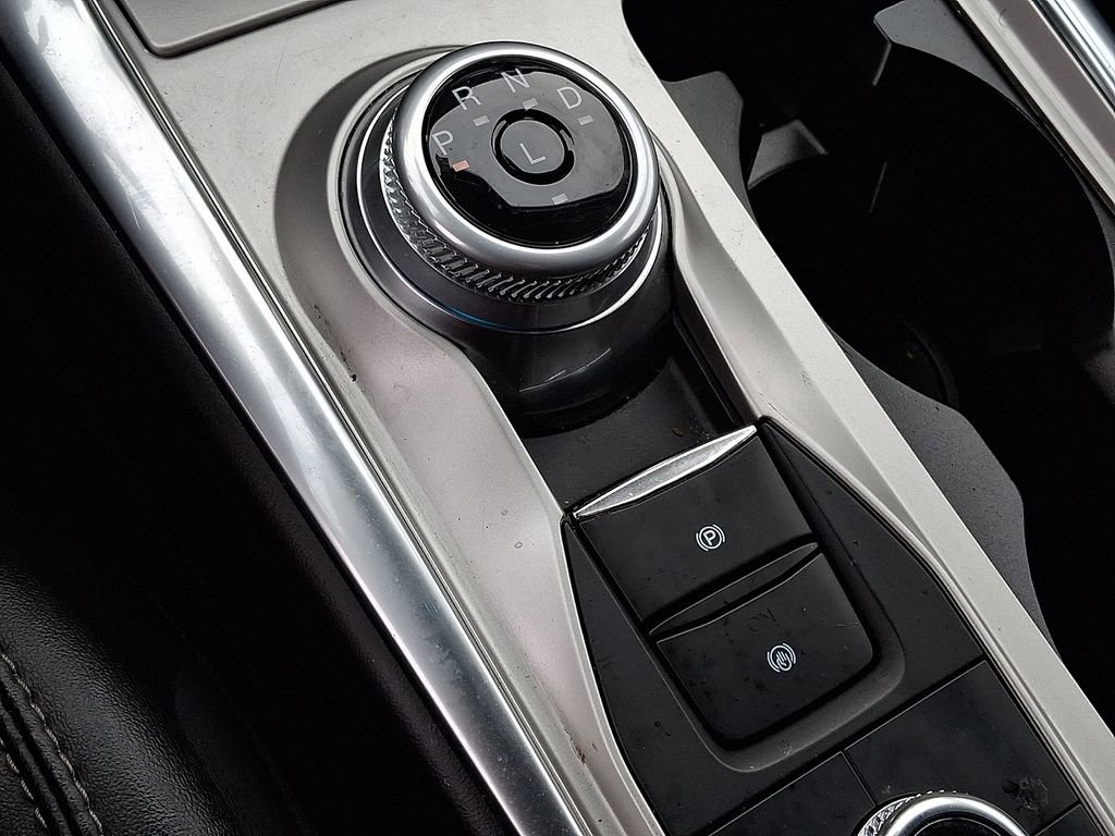 Used 2022 Ford Explorer XLT w/ Equipment Group 202A image 16