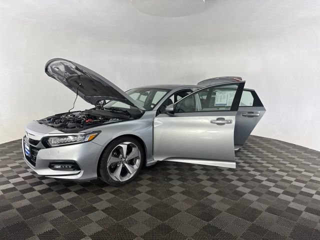 Used 2018 Honda Accord Touring image 12
