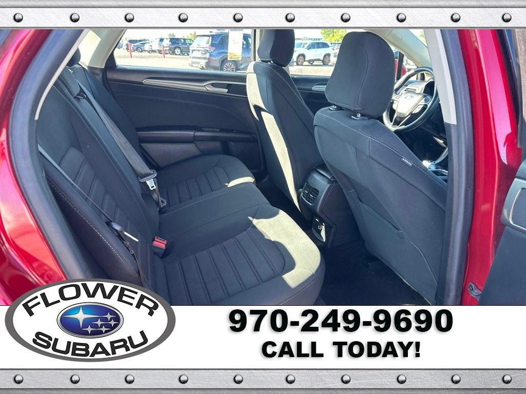 Used 2020 Ford Fusion SE FWD image 13