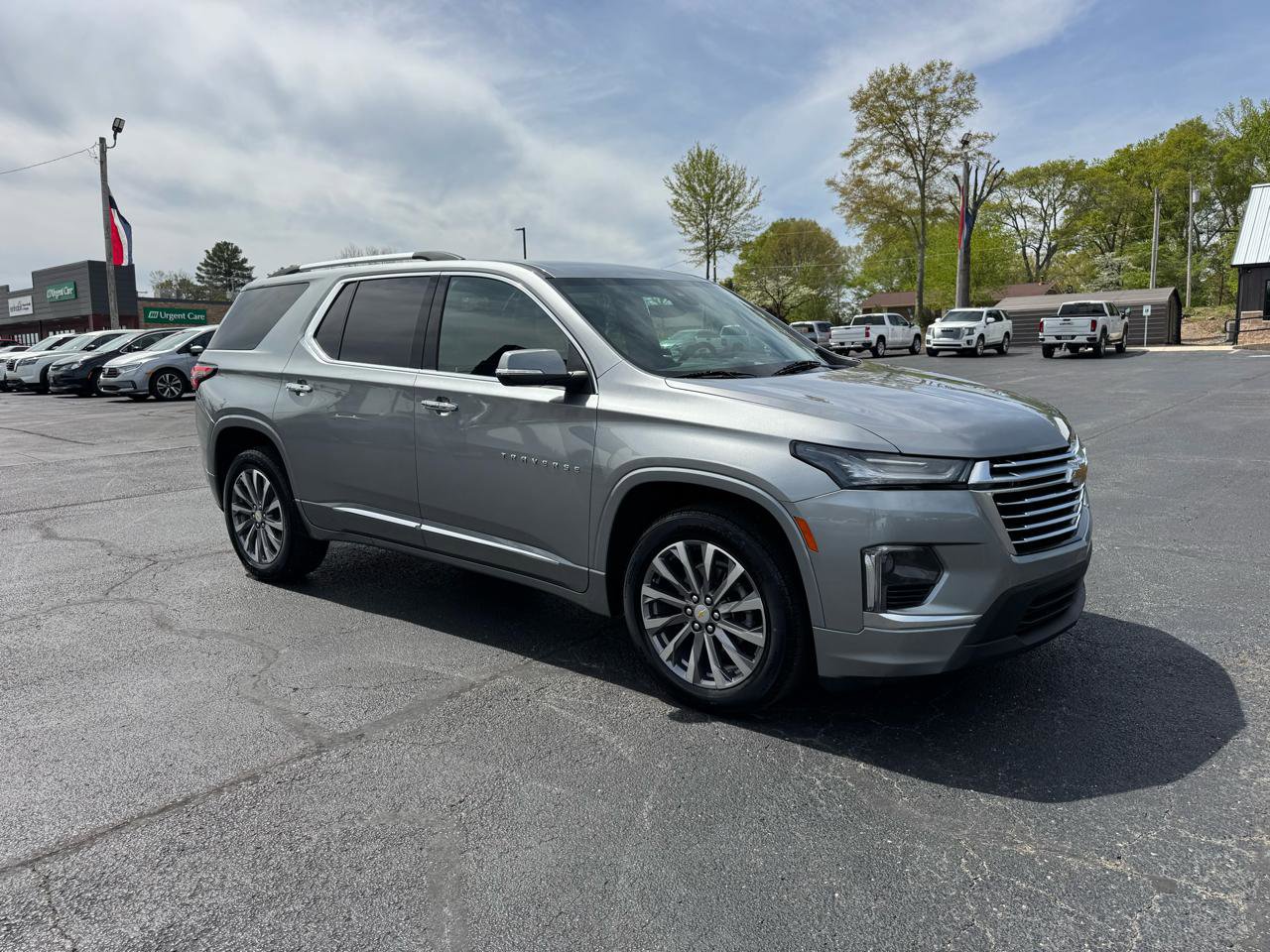 Used 2023 Chevrolet Traverse Premier image 3