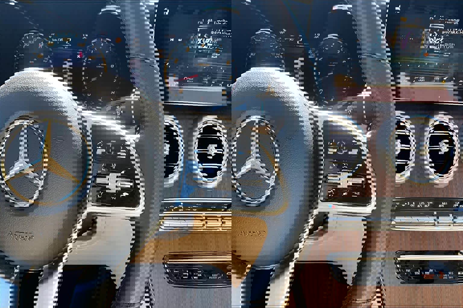 Used 2022 Mercedes-Benz GLC 300 image 24