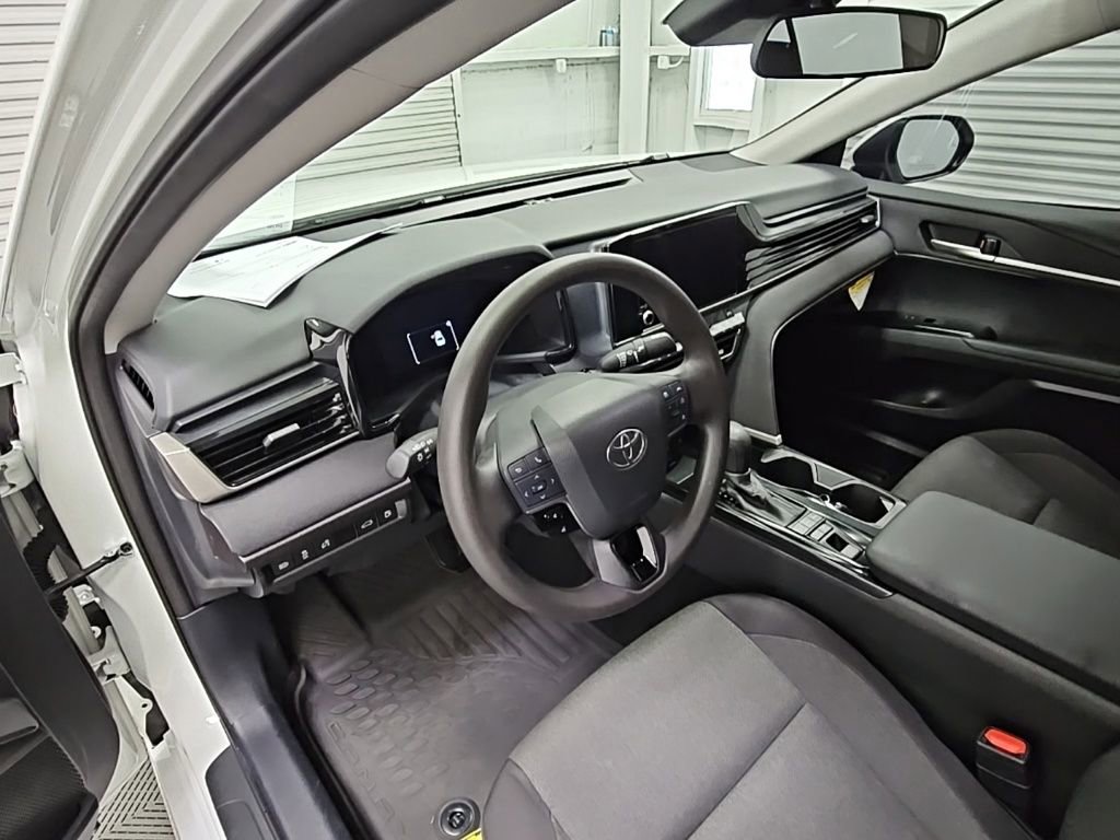 Used 2025 Toyota Camry LE FWD image 8