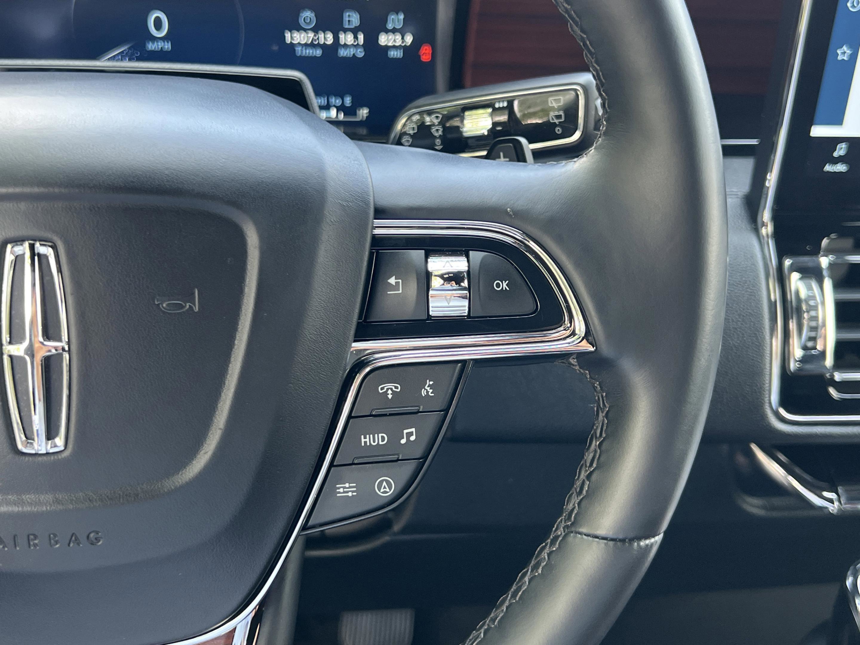 Used 2023 Lincoln Navigator Reserve AWD/4WD image 12