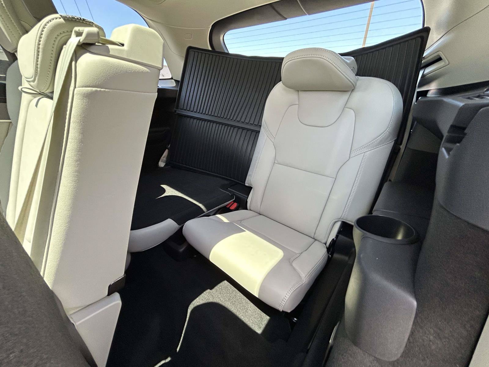 New 2026 Volvo XC90 T8 Ultra w/ Protection Package Premier AWD/4WD image 17