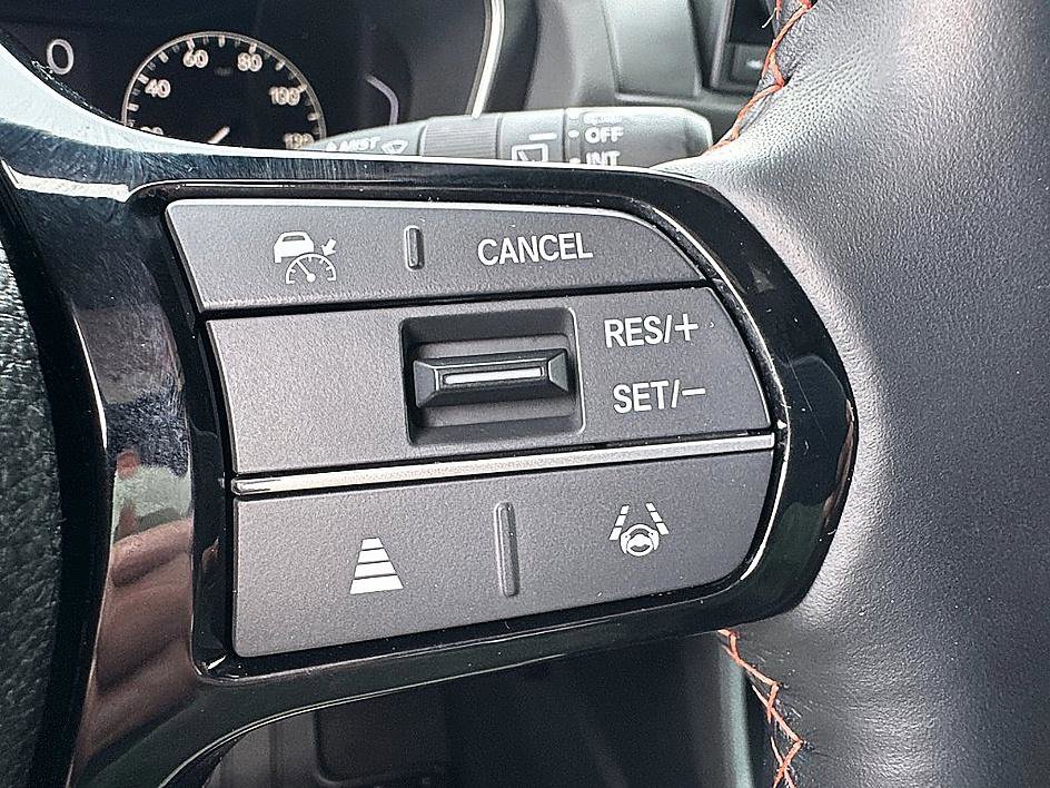 Used 2025 Honda Pilot Sport image 19