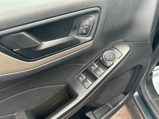 Used 2022 Ford Escape SE w/ Cold Weather Package image 13