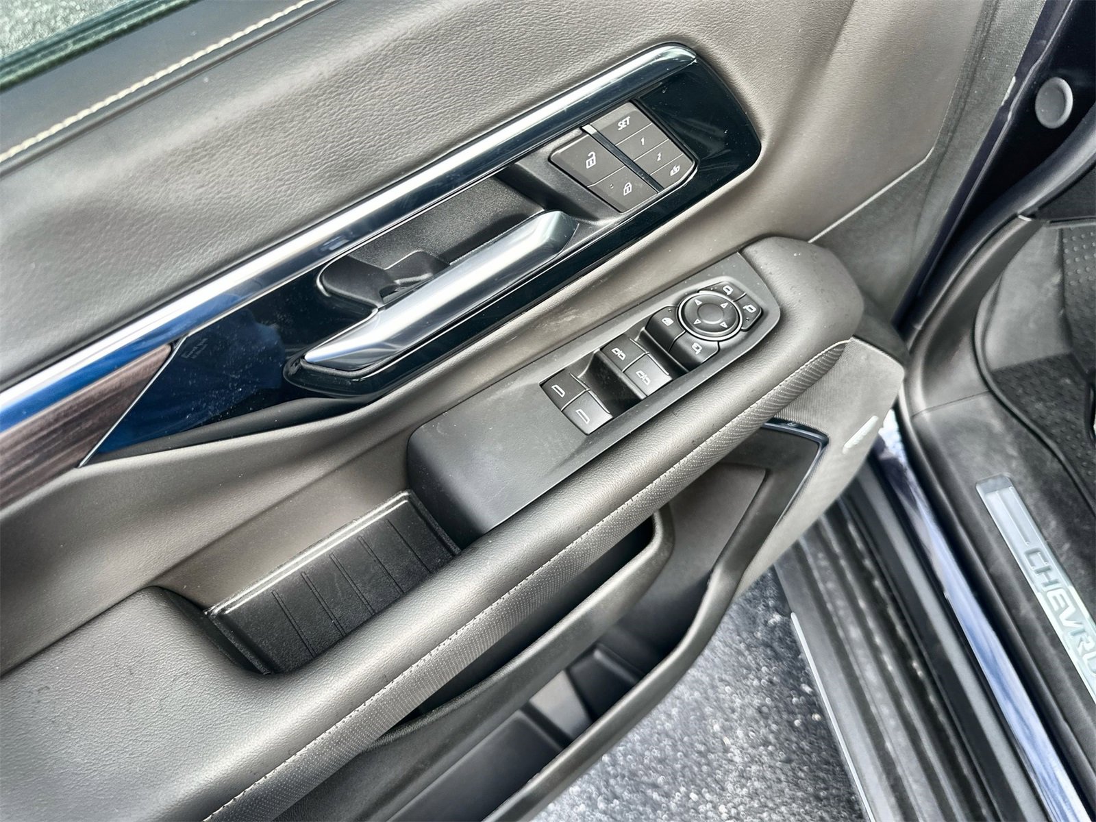 New 2026 Chevrolet Suburban Premier w/ Sun And Tow Package image 23