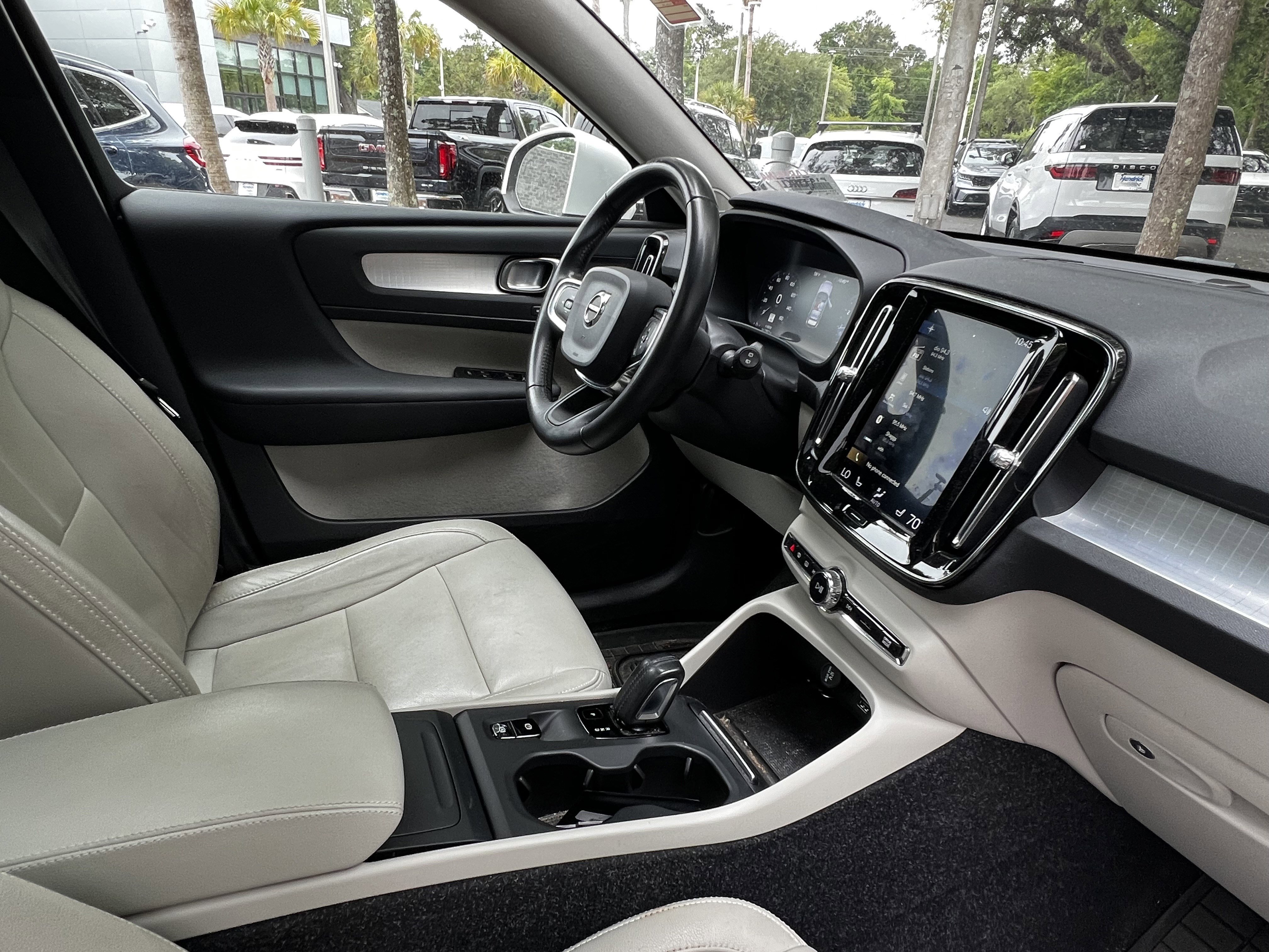 Used 2021 Volvo XC40 T5 Momentum w/ Protection Package Premier AWD/4WD image 47