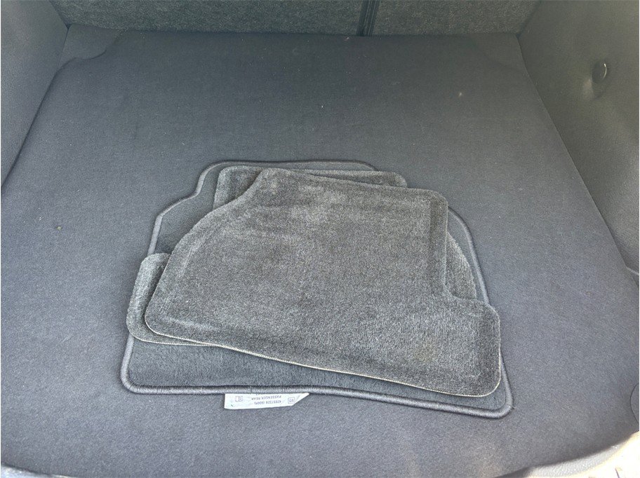 Used 2015 Ford Focus SE FWD image 35