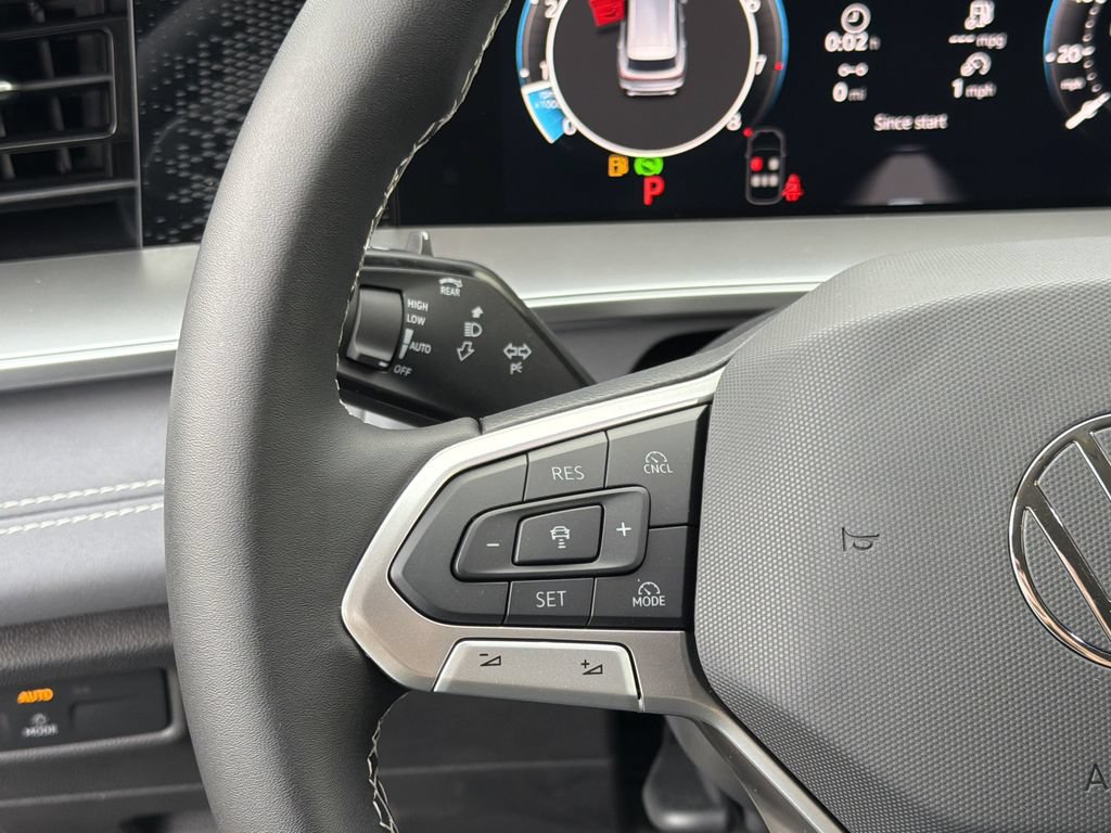 New 2026 Volkswagen Tiguan SE FWD image 25