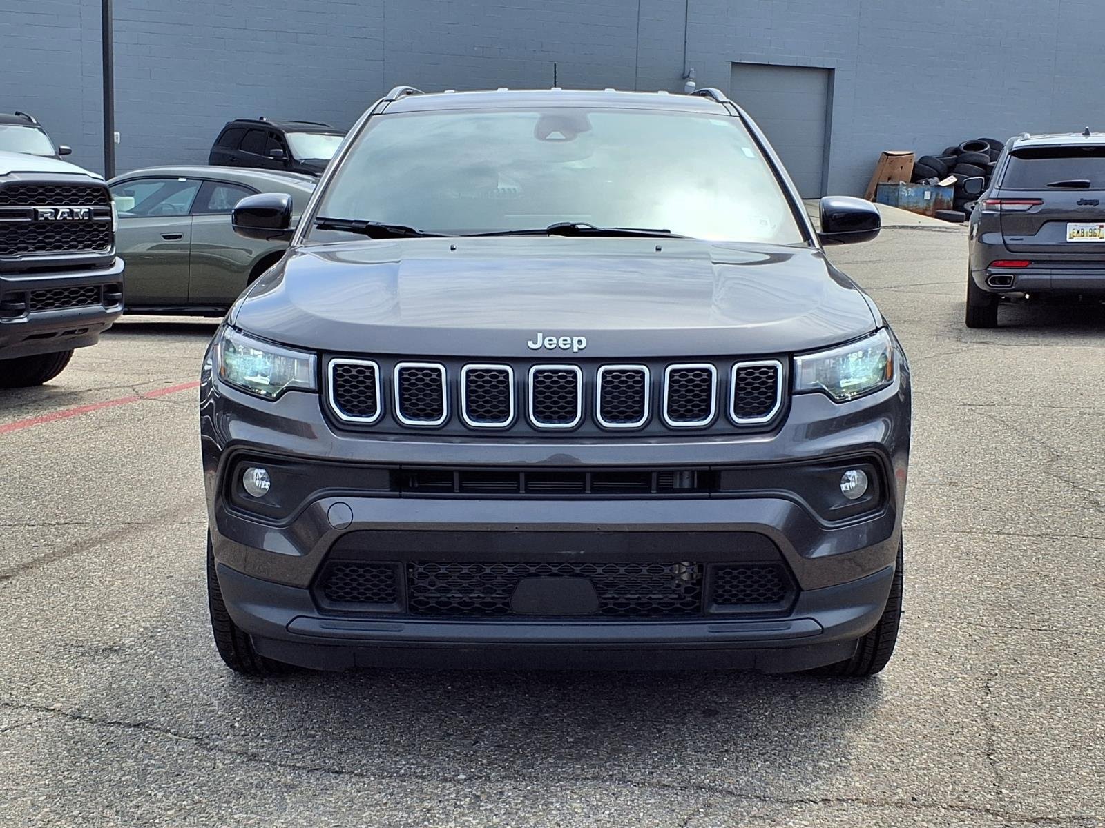 Certified 2024 Jeep Compass Latitude AWD/4WD image 18