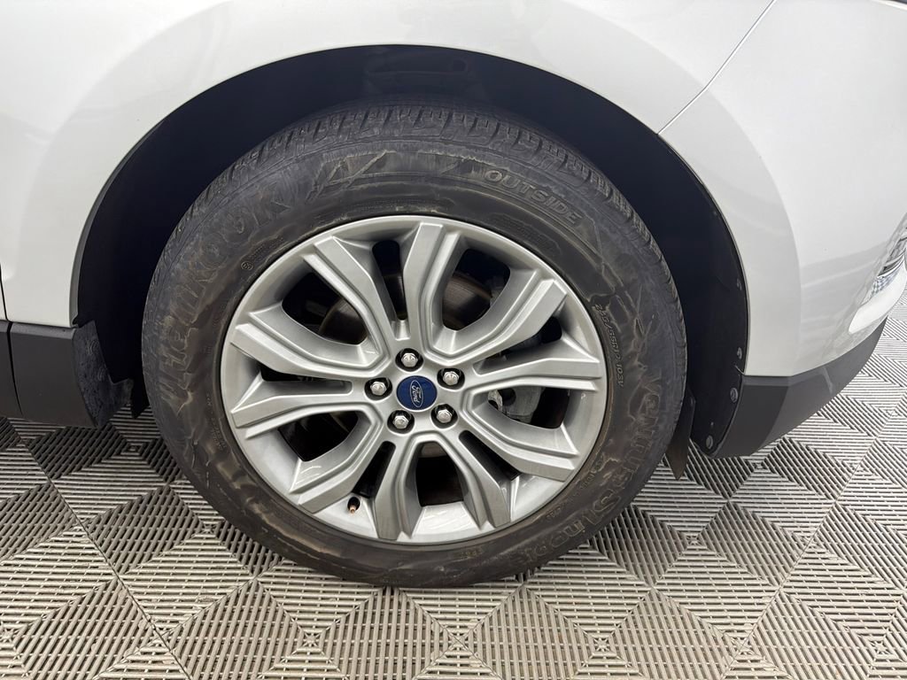 Used 2019 Ford Edge Titanium image 14