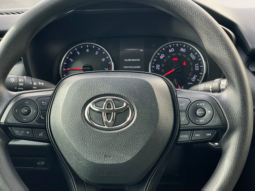 Used 2021 Toyota RAV4 XLE image 12