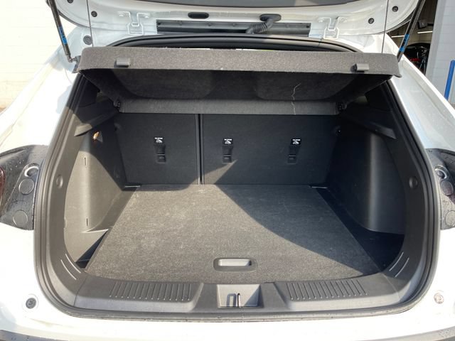 Used 2024 Chevrolet Trax RS w/ Sunroof Package FWD image 27