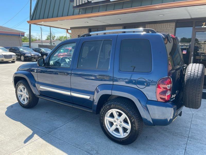Used 2005 Jeep Liberty Limited AWD/4WD image 15