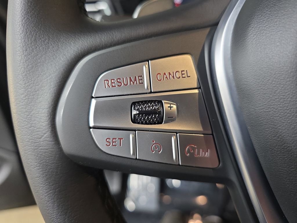 Used 2025 BMW X4 xDrive30i image 18