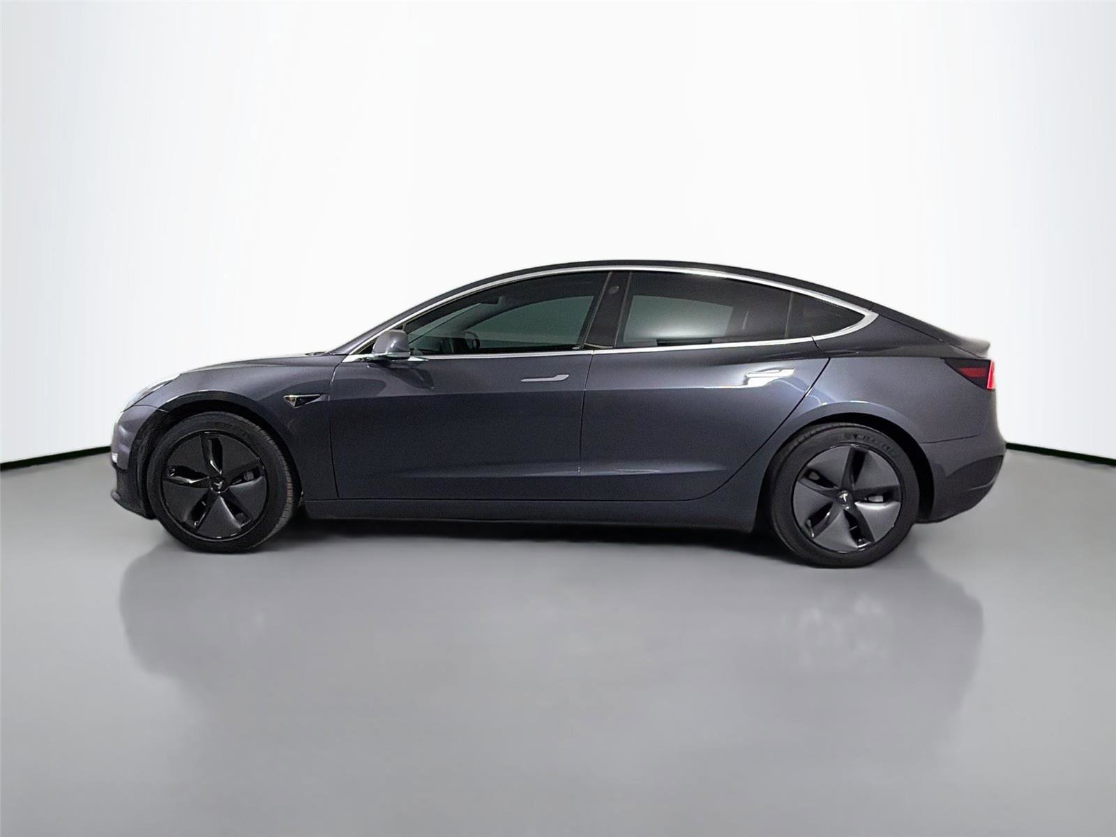 Used 2018 Tesla Model 3 Long Range RWD image 2