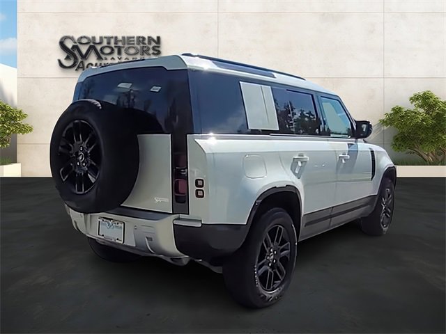 Used 2025 Land Rover Defender 110 S image 26