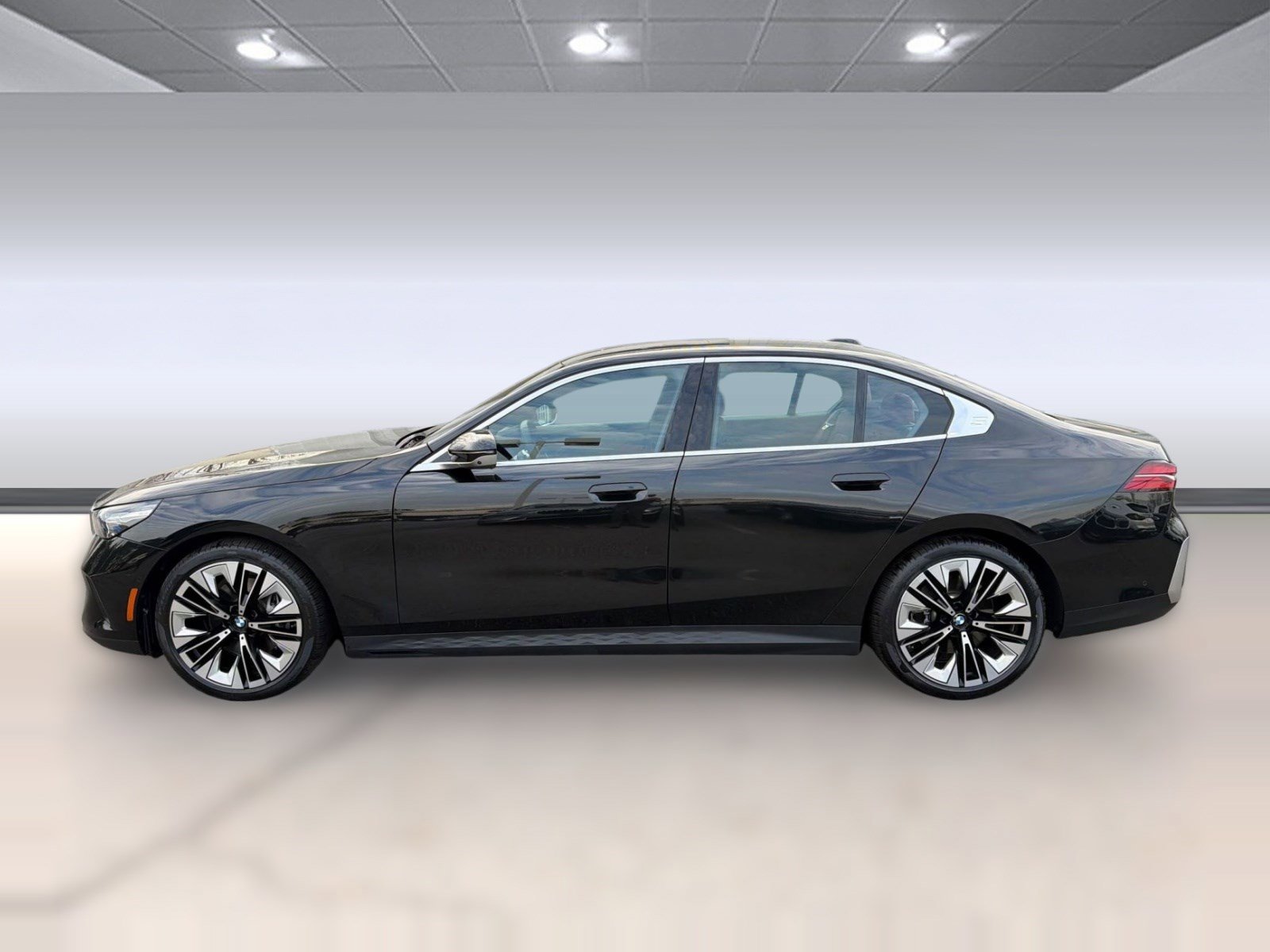 Certified 2026 BMW 540i xDrive AWD/4WD image 2