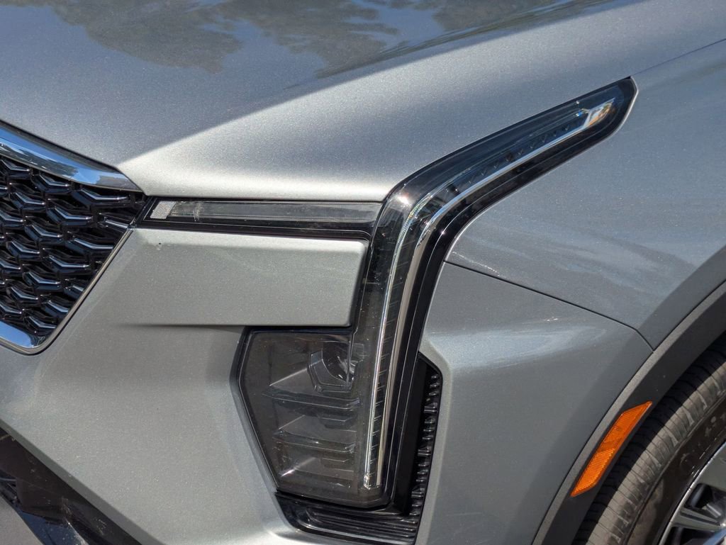 Used 2024 Cadillac XT4 Premium Luxury image 11