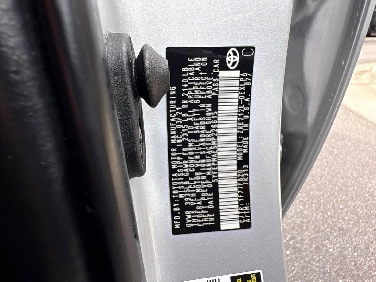 Used 2021 Toyota Corolla LE FWD image 36
