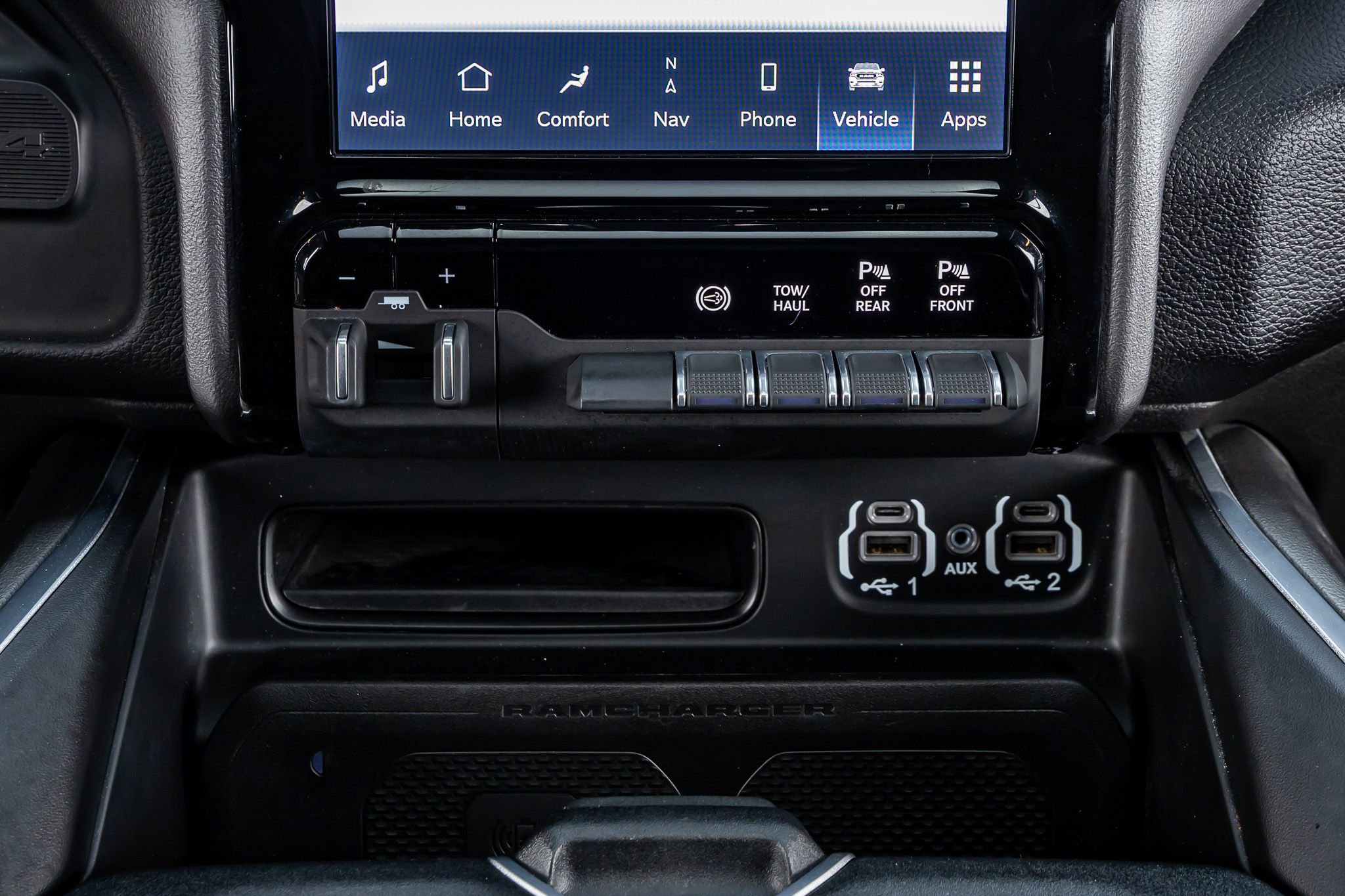 Used 2024 RAM 2500 Laramie w/ Night Edition AWD/4WD image 27