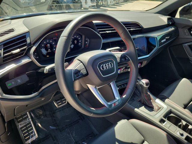 Certified 2025 Audi Q3 2.0T Premium Plus w/ Premium Plus Package image 17