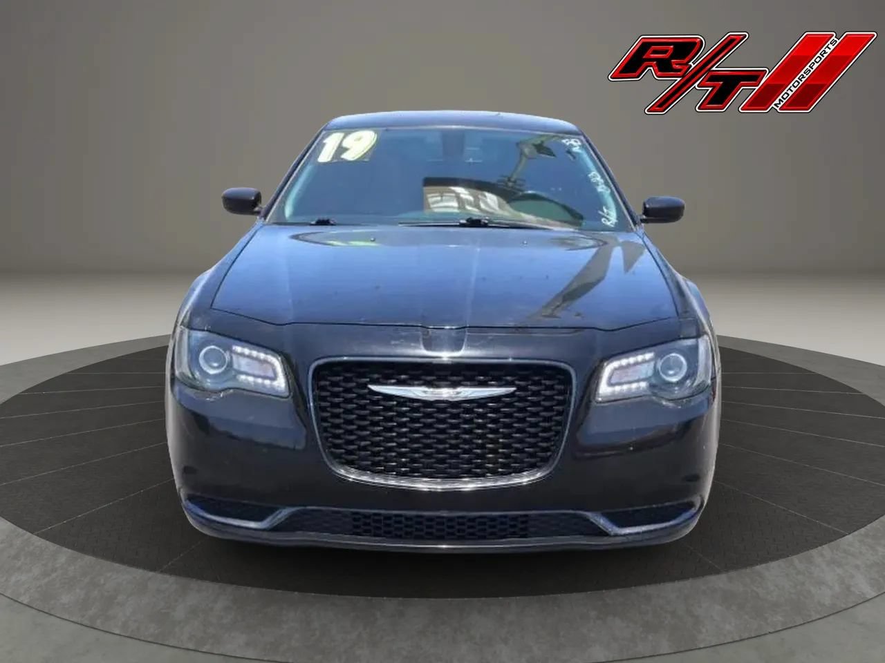 Used 2019 Chrysler 300 Touring w/ Sport Appearance Package RWD image 2