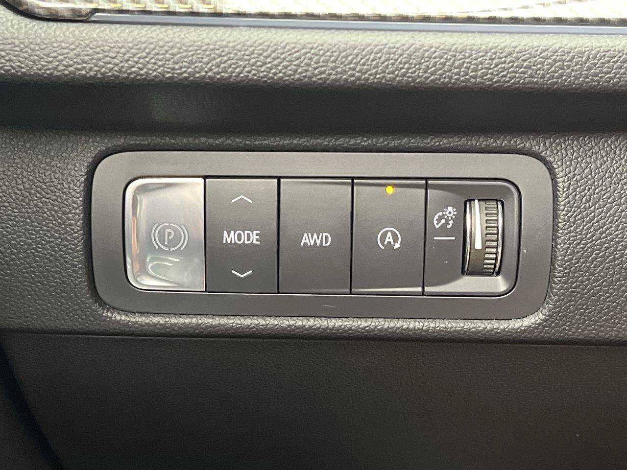 Certified 2025 Chevrolet Traverse High Country w/ LPO, Floor Liner Package AWD/4WD image 18