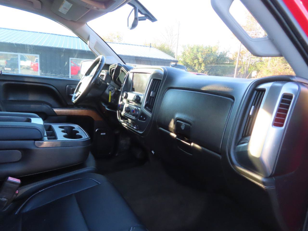 Used 2017 Chevrolet Silverado 2500 LTZ w/ Duramax Plus Package AWD/4WD image 47