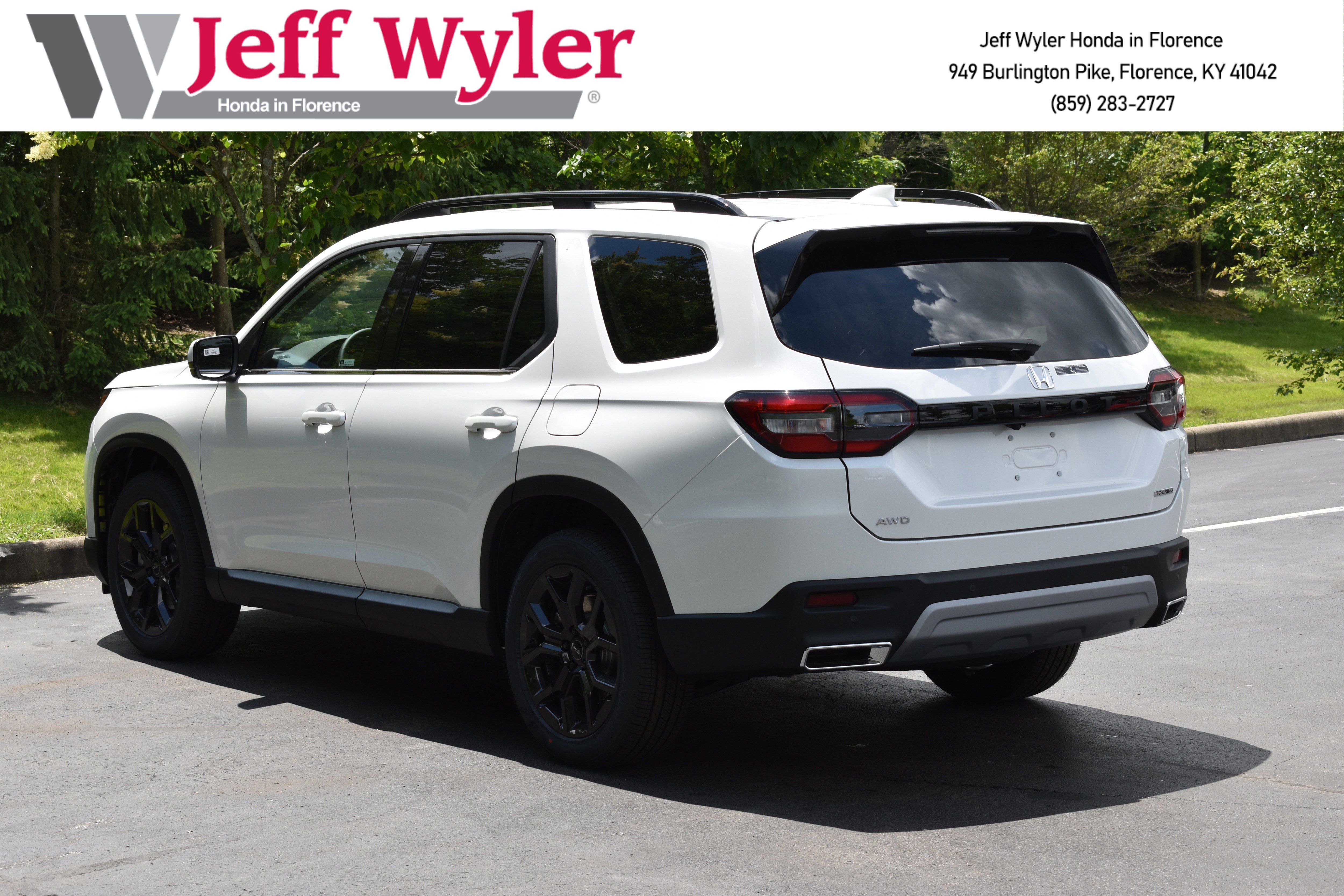 New 2025 Honda Pilot Touring image 5