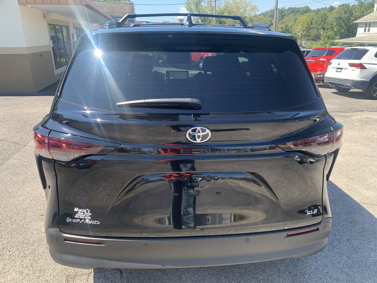 Used 2026 Toyota Sienna XLE AWD/4WD image 4