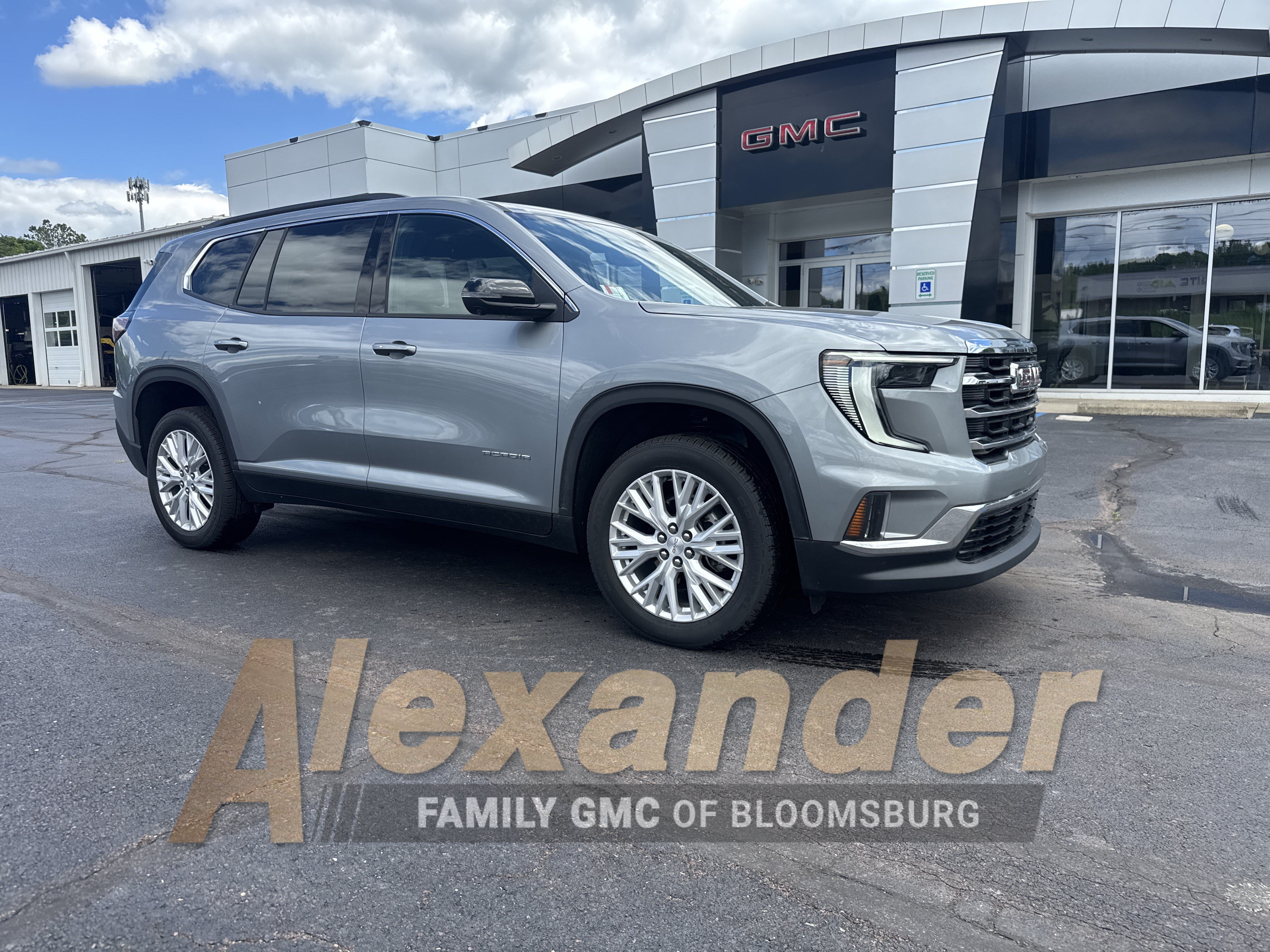 Used 2026 GMC Acadia Elevation w/ Elevation Premium Package AWD/4WD video 1