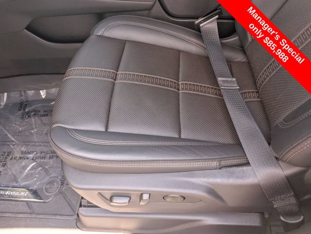 Used 2026 Chevrolet Suburban High Country AWD/4WD image 23