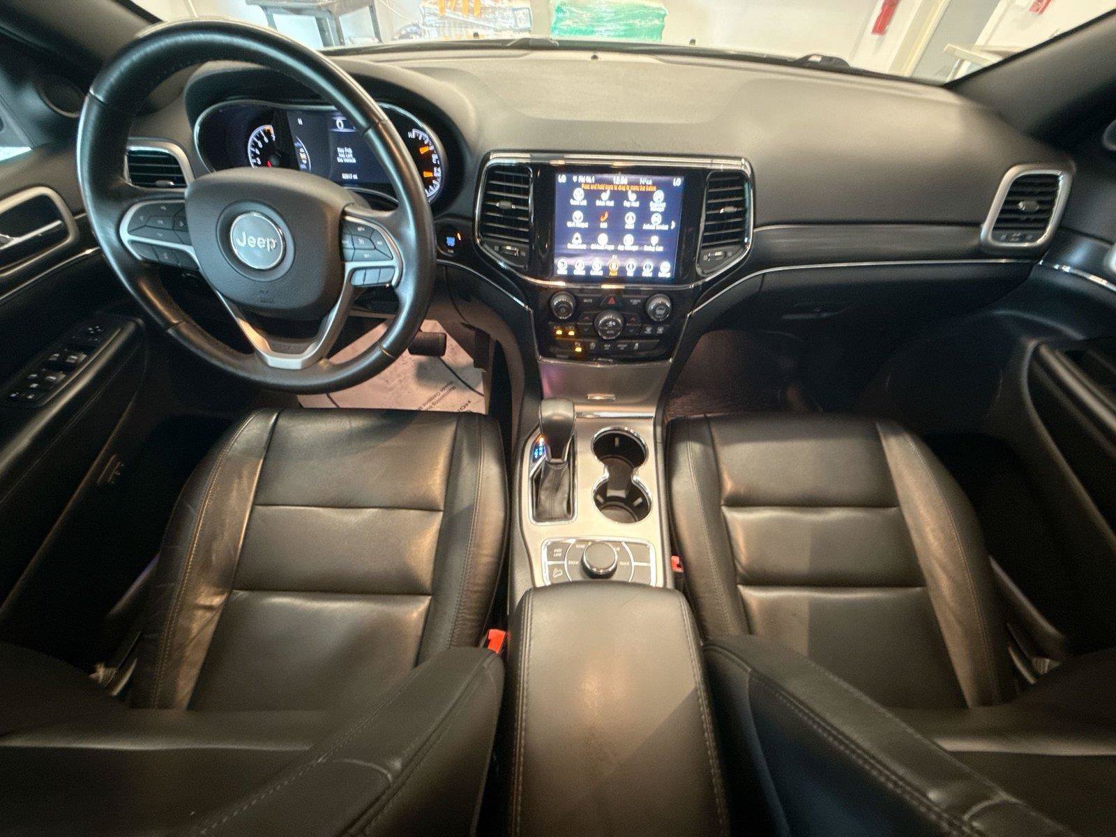 Used 2021 Jeep Grand Cherokee Limited w/ Premium Lighting Group AWD/4WD image 22