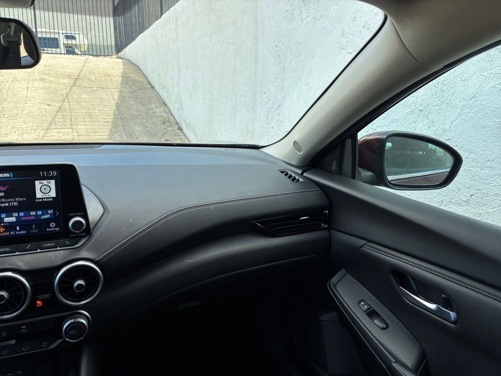 Used 2025 Nissan Sentra SV FWD image 33