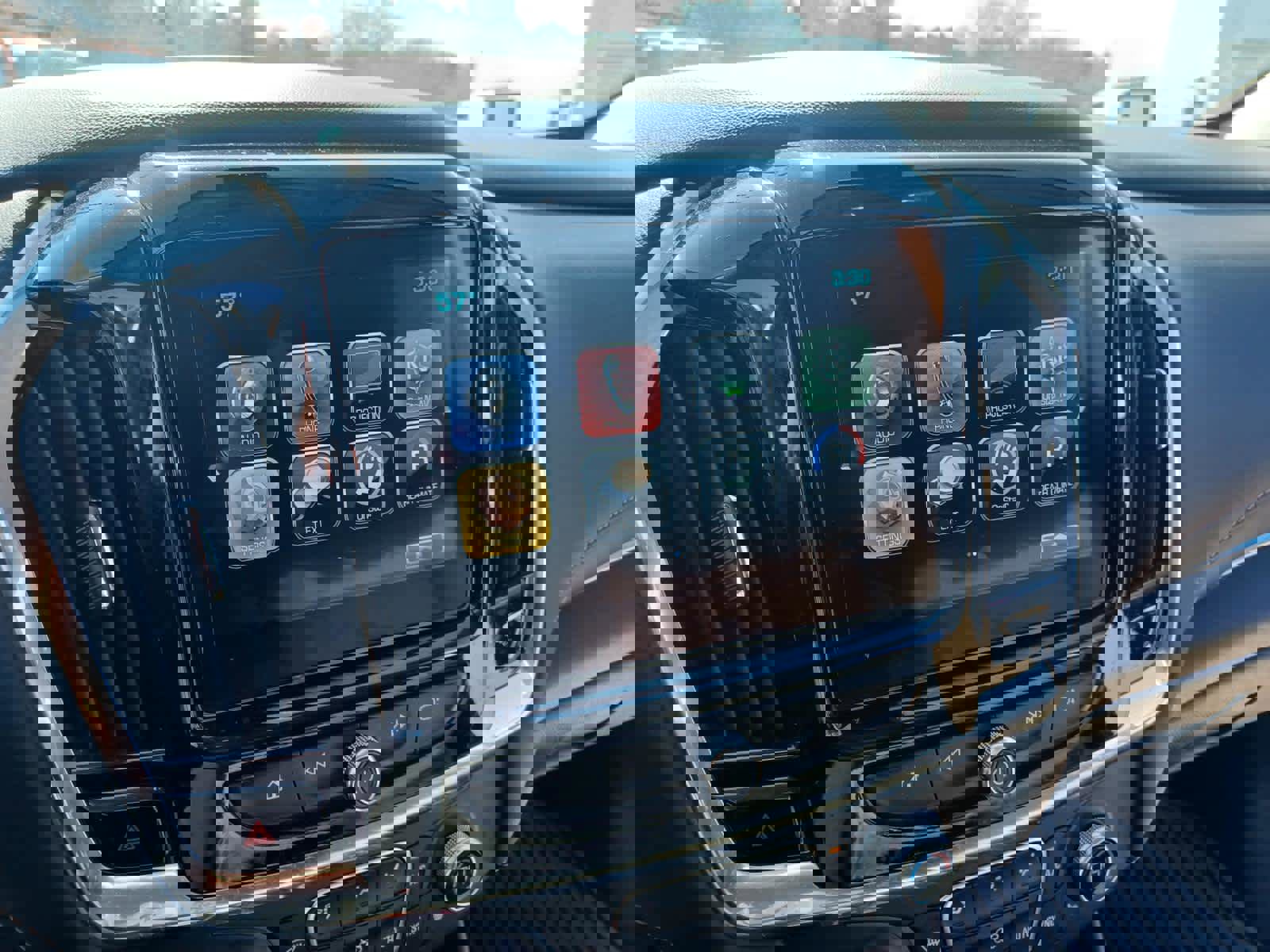 Used 2019 Chevrolet Traverse LT AWD/4WD image 11