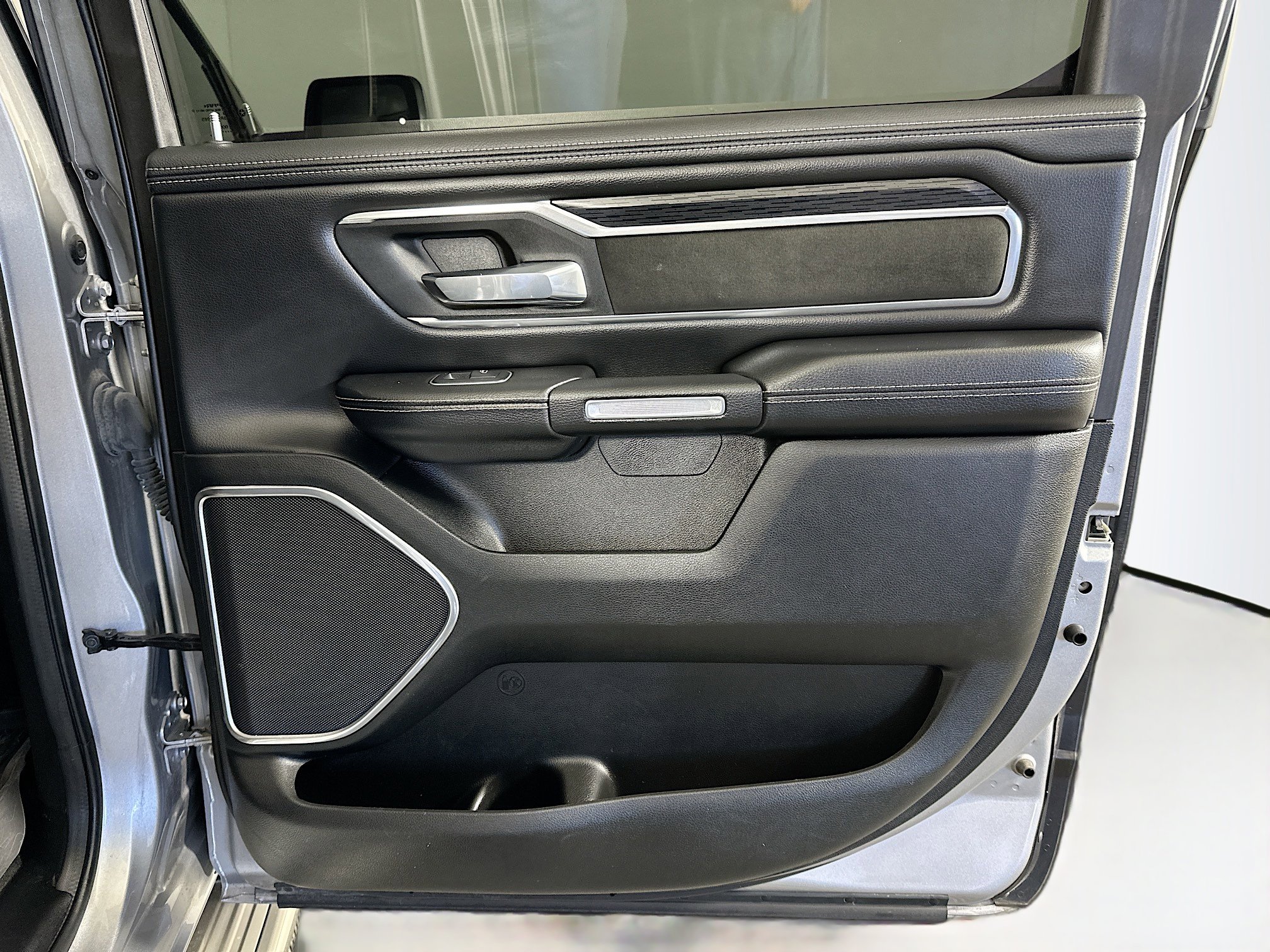 Used 2023 RAM 1500 Laramie image 30